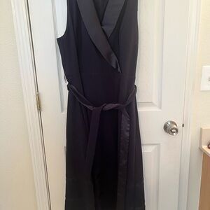 Elegant Black Sleeveless Dress